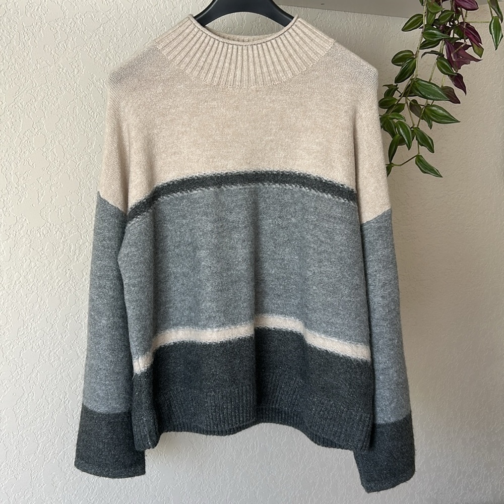This Stylus women's turtleneck sweater is a cozy everyday style.
